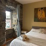 The Nest On The Octagon Appartement Westport