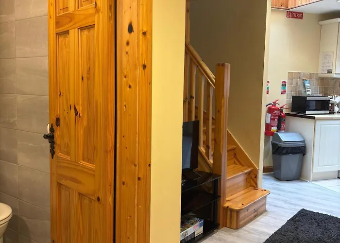 The Nest On The Octagon * Westport